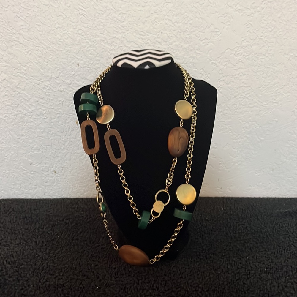 Chico’s Geometric shaped Gold Neckklace